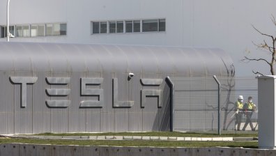 Tesla предложи помощ в създаването на батерии за респиратори