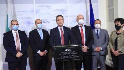 БСП настоява за замразяване на депутатските заплати