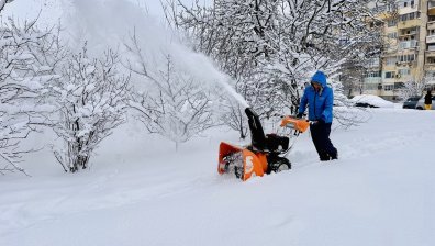 Зимата в България - трупа сняг, температурите падат (СНИМКИ)