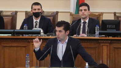 Петков пред депутатите: Нарича се война! Българският интерес не е да сме тихи