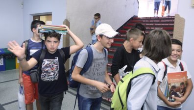 Учениците се връщат в клас, следващата ваканция е само 3 дни през февруари