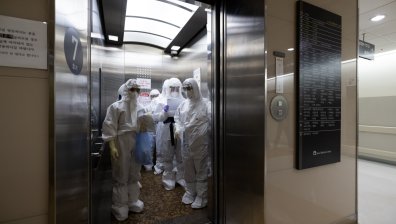 Асансьорът - едно от най-опасните места за заразяване с Ковид-19