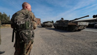 Украйна ще "изпробва и използва" всички незабранени оръжия, за да се защити и отвоюва Крим
