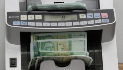 Кои са професиите на богатите? Всеки десети у нас се осигурява на поне 3400 лв.