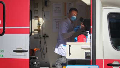 Трима души са починали с Ковид-19 за денонощието, новозаразените са 397