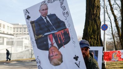 Как Доналд Тръмп позволи на Владимир Путин да поставя нови изисквания