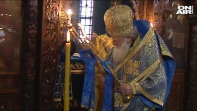 Църквата отбелязва големия християнски празник Сретение Господне