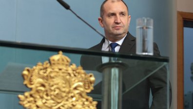 Президентът наложи вето върху сделката за F-16