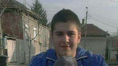Почина Алекс, който бе жестоко пребит пред дискотека в Бяла