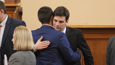 Не се отказват: ГЕРБ-СДС и ПП-ДБ не са прекратили преговорите