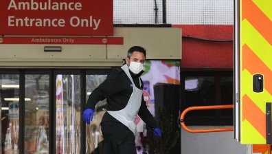 Учени: Британската мутация навярно е до 70% по-смъртоносна