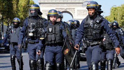 На фона на различни протести: Над 100 души са арестувани в Париж