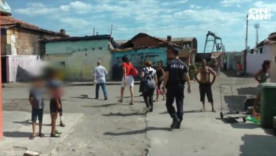 Училище Христо Ботев събира първокласниците си по списък