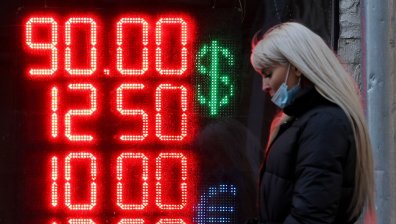 Путин постави лимит - в куфари и трансфери могат да се изнасят до $10 000