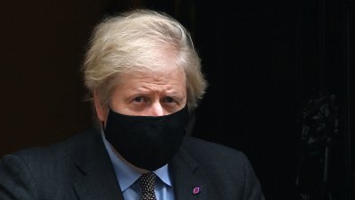 Джонсън призова британците: Сдържайте нервите си в края на битката с вируса