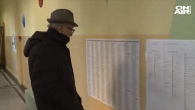 Опашки пред изборните секции от рано сутринта