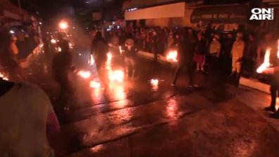 Бой с огнени топки в Ел Салвадор - Буквално!
