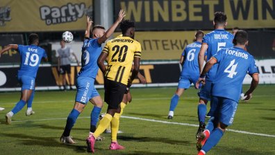 "Левски" намери треньор за мача с "Берое", докато чака Мъри Стоилов да реши