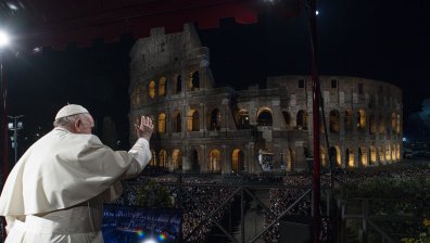Католическият свят в очакване на Възкресение Христово, над 10 хил. се молиха с папа Франциск