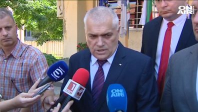 МВР продължава с мерките срещу войната по пътищата, увери Валентин Радев