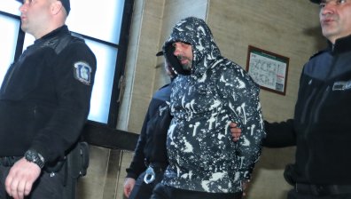 Окончателно: Шестият обвиняем за камиона ковчег край Локорско остава в ареста