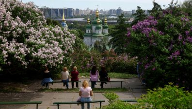 С аромат на люляци: Пролетна идилия в ботаническата градина на Киев (СНИМКИ)