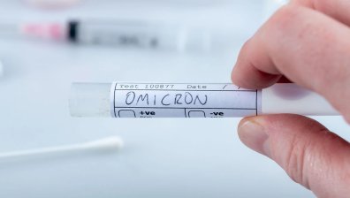 Биолог: Всеки трябва да се чувства неваксиниран спрямо Омикрон варианта