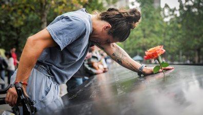 САЩ скърбят за жертвите на терора: 24 години от атаката срещу Световния търговски център