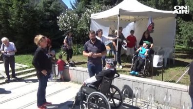 Майки на деца с увреждания издигнаха палатков лагер и в Силистра