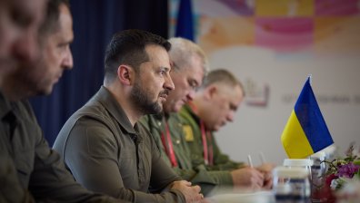 Зеленски: Бахмут вече е само в сърцата ни. Говорител на Украйна отрича градът да е превзет