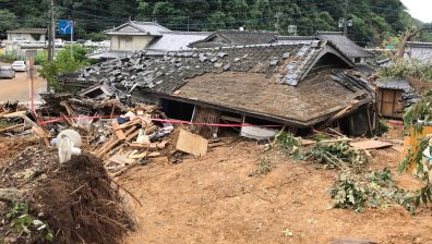 15 са загинали при наводненията в Япония, хиляди останаха без ток