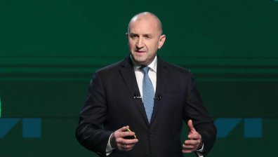 Politico: Победа на Радев може да е проблем за ЕС, короната на Орбан е свободна