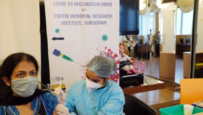 Учени разбиха теориите на антиваксърите за Ковид-19