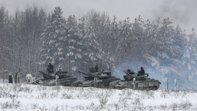 САЩ и Великобритания изтеглят дипломати от Украйна, ЕС избягва драматизиране на ситуацията