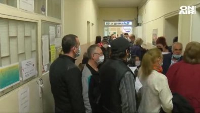 В Русенско настана хаос при имунизирането на членовете на избирателните комисии