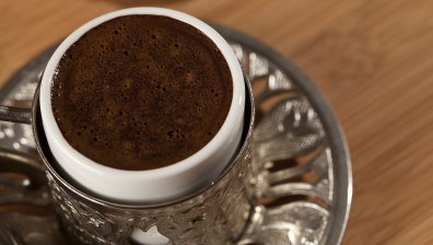 Рецепти за невероятни домашни шампоани с кафе против косопад