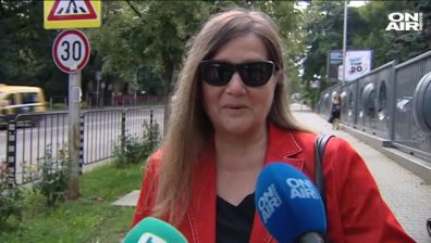 Лили Маринкова бе върната на работа в БНР, а часове по-късно пенсионирана