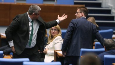 Дебатите по вота на недоверие: Вълна от критики към управляващите (+ВИДЕО)