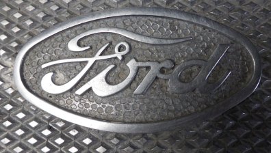 Ford изтегля 322 000 автомобила от европейския пазар