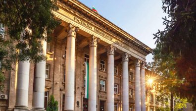 Русенският университет минава онлайн, някои студенти - недоволни