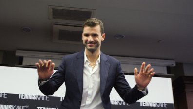 Гришо се забавлява, демонстрирайки перфектна форма (ВИДЕО)