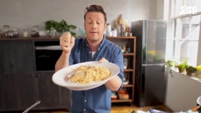 Империята на готвача Джейми Оливър е пред фалит