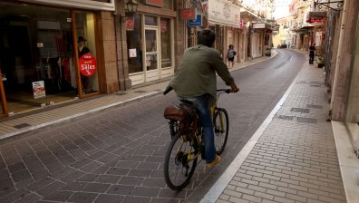 Гърция обяви война на магазините за стоки менте