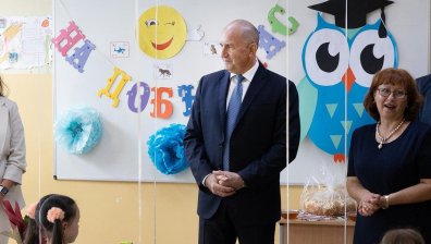 Румен Радев: Министерства се оплетоха в лъжи, "Хемус" ще ни струва двойно