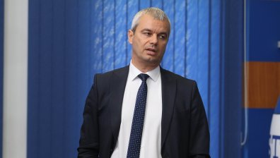 "Възраждане" сезира КС за промените в Законите за ДАР и ДАТО