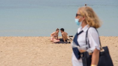 Все по-малко заразени в Европа - ще имаме ли нормално лято?