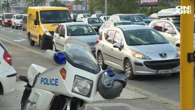 Над 400 ТИР-а чакат второ денонощие на турския граничен пункт "Капъ куле"