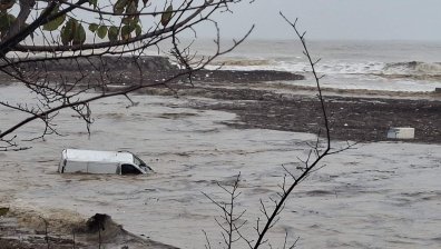 Не ни е виновна природата за смъртоносните наводнения в България (ВИДЕО)