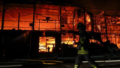 Русия удари тежко Украйна: 13 загинали и 50 ранени, пожари избухнаха в Киев