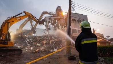 Земетресението в Тайван: Над 100 души са под развалините, очакват се нови трусове